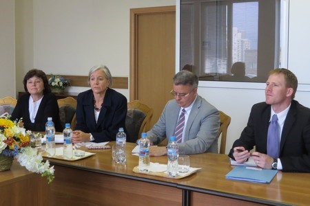 Зустріч голови Державної служби Миколи Ковіні із заступником помічника Торговельного представника США з питань співробітництва з Російською Федерацією та країнами Євразії Бетсі Хефнер.