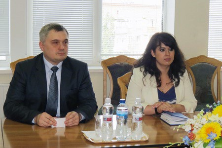 Зустріч голови Державної служби Миколи Ковіні із заступником помічника Торговельного представника США з питань співробітництва з Російською Федерацією та країнами Євразії Бетсі Хефнер.
